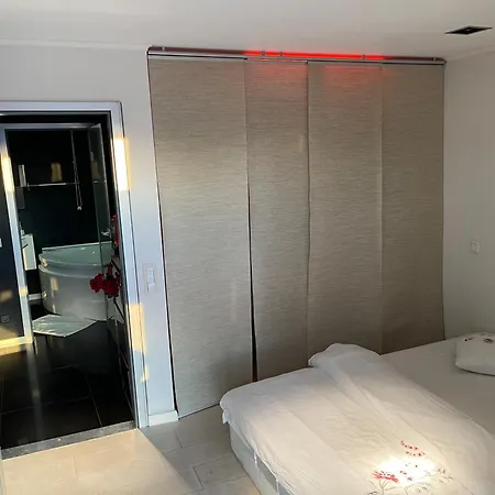 Apartment Black Nr1 *